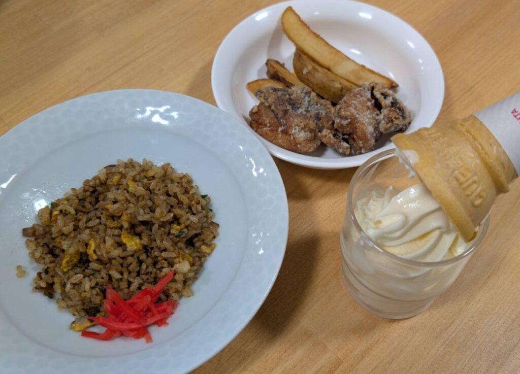 お子様セット半チャーハン　660円